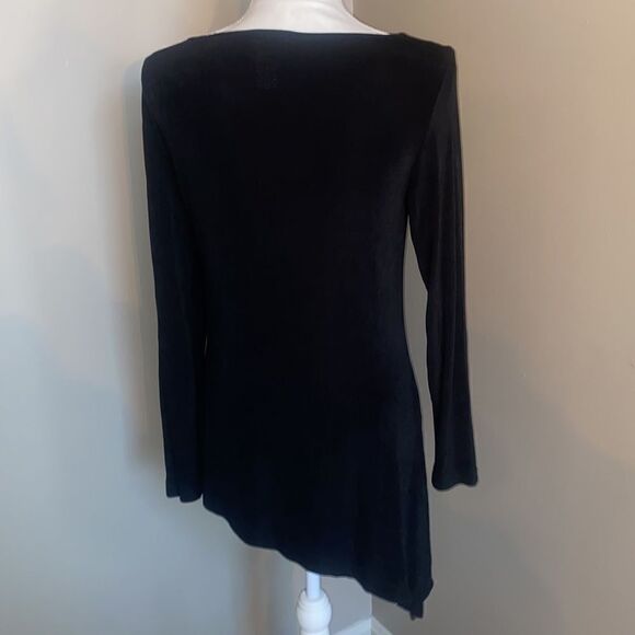 Chicos Travelers A Symmetrical Top! - Picture 2 of 9